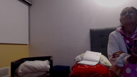 taniafirelux online show from 04-22-26, 01:19