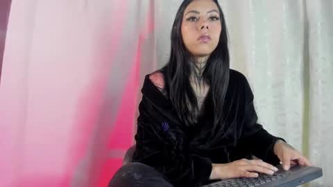 Snapshot of tanit_angels chatting on 10-28-25, 05:00 TANIT ANGELS online show from 10-28-25, 05:00