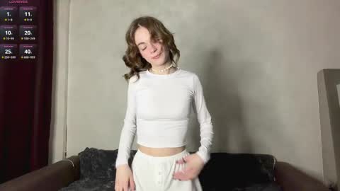 Mia online show from 04-06-26, 02:20