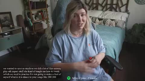 Lilith Eden  sometimes Eve online show from 12-18-25, 08:04