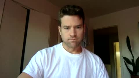 Dr. Love online show from 10-05-25, 01:09