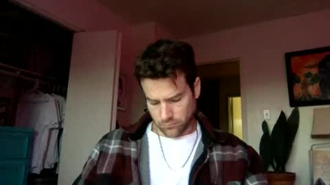 Dr. Love online show from 11-25-25, 01:22