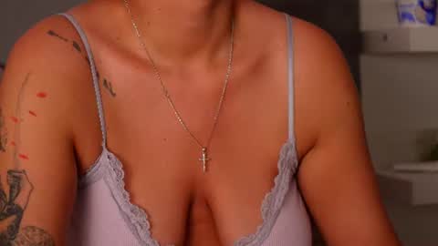 Snapshot of tanyakrosss chatting on 07-21-26, 04:48 Tania online show from 07-21-26, 04:48