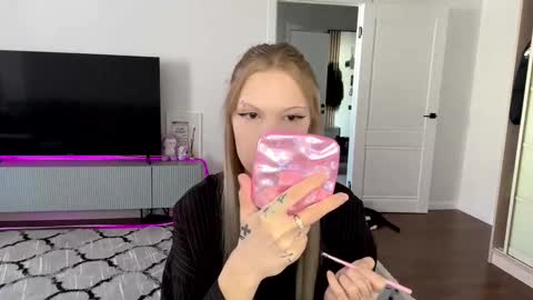 Snapshot of tanyaquartaro chatting on 02-10-26, 11:03 Alisa online show from 02-10-26, 11:03