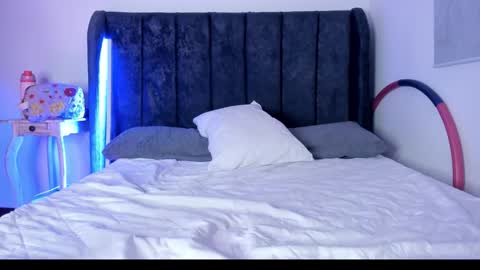 tara__ online show from 11-04-25, 01:16