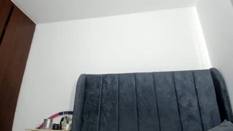 Snapshot of tara__ chatting on 06-25-26, 12:31 tara__ online show from 06-25-26, 12:31
