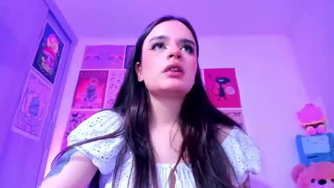 Snapshot of tara_hs chatting on 01-14-25, 08:15 online show from 01-14-25, 08:15