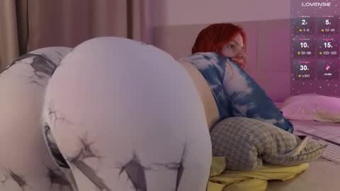 Snapshot of tara_renn chatting on 10-08-25, 08:28 tara_renn online show from 10-08-25, 08:28