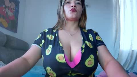 Snapshot of tarra_rios chatting on 10-21-25, 10:32 tara rios online show from 10-21-25, 10:32