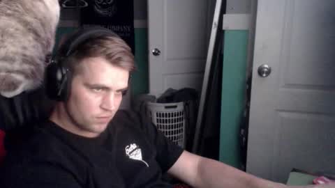 Snapshot of tarus333 chatting on 10-25-25, 10:12 tarus333 online show from 10-25-25, 10:12