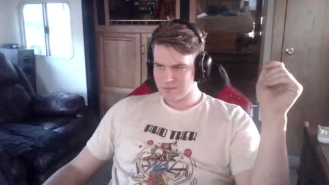 Snapshot of tarus333 chatting on 02-15-26, 11:34 tarus333 online show from 02-15-26, 11:34