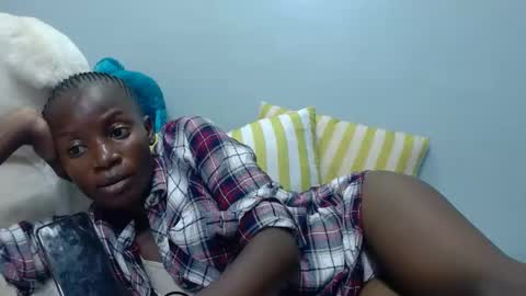 Snapshot of tasha_maya chatting on 01-27-25, 09:55 milan online show from 01-27-25, 09:55