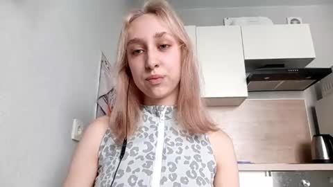 Snapshot of tashafroeliger chatting on 06-14-26, 04:03 Anita online show from 06-14-26, 04:03