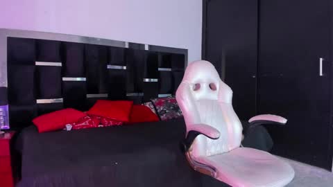 tashasant online show from 11-14-25, 09:19