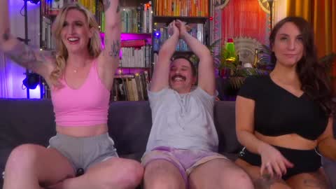 Snapshot of task_manager chatting on 02-27-26, 10:21 Vivian Clark online show from 02-27-26, 10:21