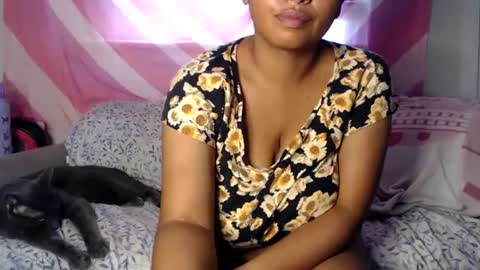 Snapshot of tasteekitty chatting on 09-11-25, 09:37 Tastee Kitty online show from 09-11-25, 09:37