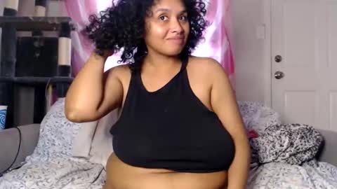 Snapshot of tasteekitty chatting on 01-18-26, 10:13 Tastee Kitty online show from 01-18-26, 10:13