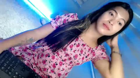 Snapshot of tasteofinnocent69 chatting on 01-12-25, 05:45 online show from 01-12-25, 05:45