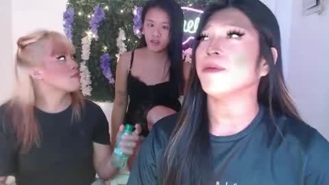 Snapshot of tasteofinnocent69 chatting on 01-30-25, 11:01 online show from 01-30-25, 11:01