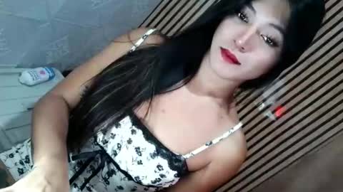 Snapshot of tasteofinnocent69 chatting on 11-03-25, 02:18 online show from 11-03-25, 02:18