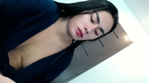Vannesa online show from 10-07-25, 11:51