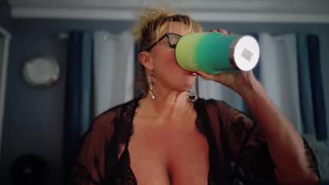 Snapshot of tastycupcake69 chatting on 01-11-26, 08:14 veronicabrian online show from 01-11-26, 08:14