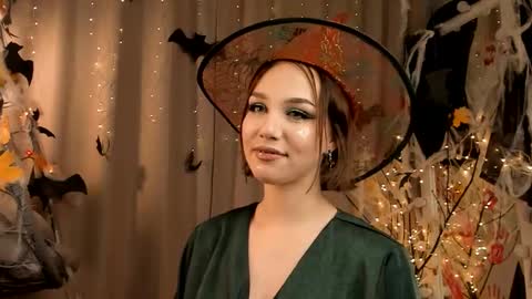 Tate online show from 10-31-25, 06:09