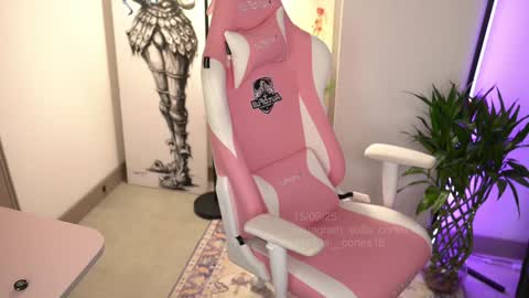 Snapshot of tatiana__cortes18 chatting on 09-15-25, 05:02 Sofia But You can call me Sofi online show from 09-15-25, 05:02