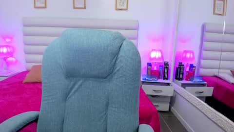 tatiana_arboleda online show from 11-22-25, 03:16