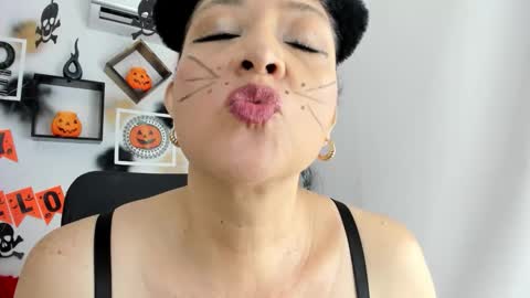 tatiana_sofiaa online show from 10-31-25, 01:56