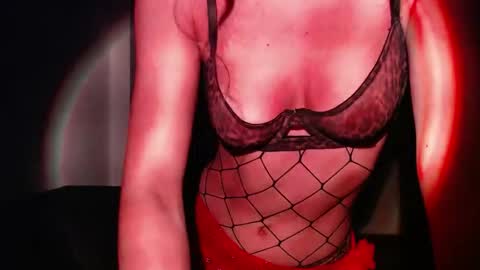 Snapshot of tatianaaah chatting on 11-15-25, 06:11 Morgan online show from 11-15-25, 06:11