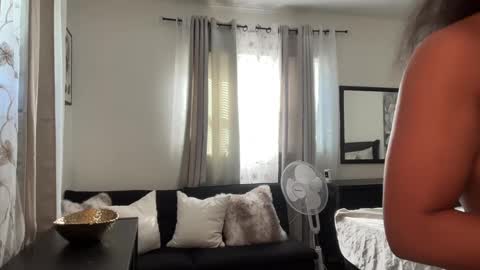 Tatianna Marie online show from 10-12-25, 08:41