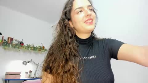 Snapshot of tatiannaz chatting on 10-29-25, 10:39 Tatianna online show from 10-29-25, 10:39