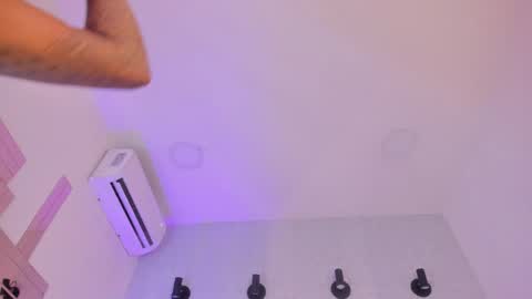 Snapshot of tatii_moon chatting on 06-09-26, 12:00 Tati online show from 06-09-26, 12:00