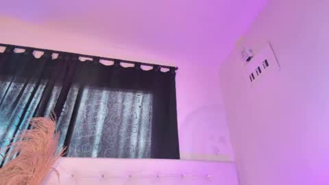 Snapshot of tatixxxvega chatting on 07-28-26, 06:53 tatix online show from 07-28-26, 06:53