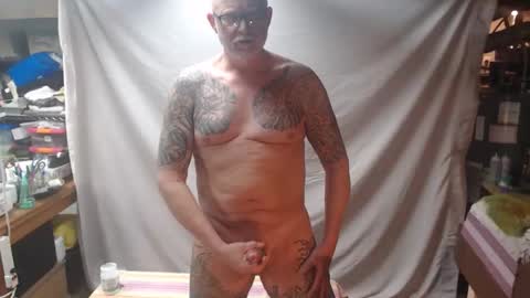 Snapshot of tatsdude chatting on 03-31-26, 02:39 inkbator online show from 03-31-26, 02:39