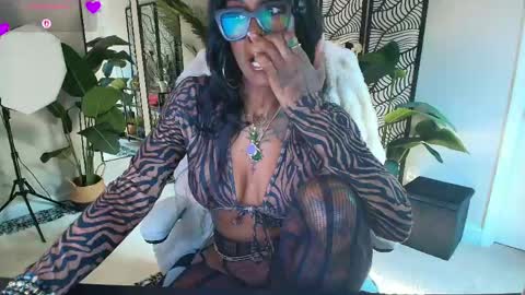 Tatted Queen online show from 05-17-26, 08:49
