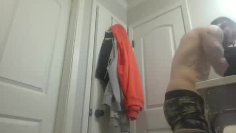 Snapshot of tattoo3333 chatting on 03-09-25, 01:04 tattoo3333 online show from 03-09-25, 01:04