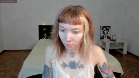 Snapshot of tattoo_artbaby chatting on 09-22-25, 01:29 tattoo_artbaby online show from 09-22-25, 01:29