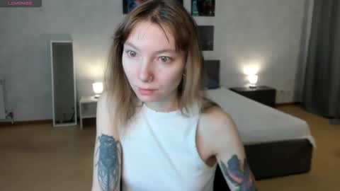 Snapshot of tattoo_artbaby chatting on 11-18-25, 01:33 tattoo_artbaby online show from 11-18-25, 01:33