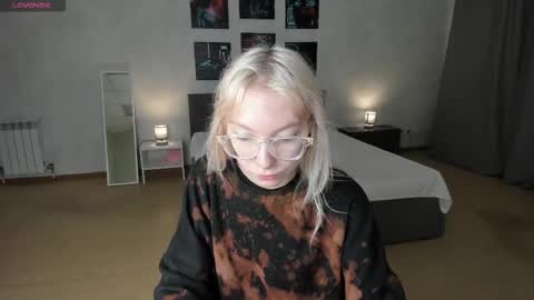 Snapshot of tattoo_artbaby chatting on 12-15-25, 01:32 tattoo_artbaby online show from 12-15-25, 01:32