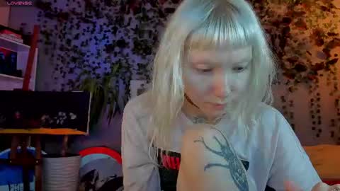 Snapshot of tattoo_artbaby chatting on 08-01-26, 04:01 tattoo_artbaby online show from 08-01-26, 04:01