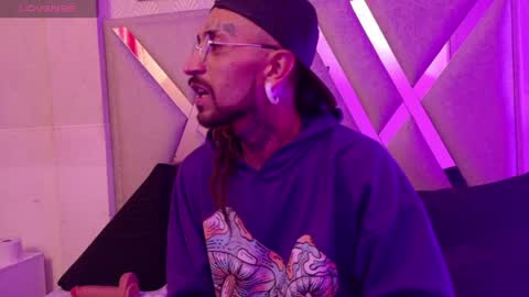 Snapshot of tattoo_edbosses chatting on 04-10-26, 12:16 Mara y Dominic online show from 04-10-26, 12:16