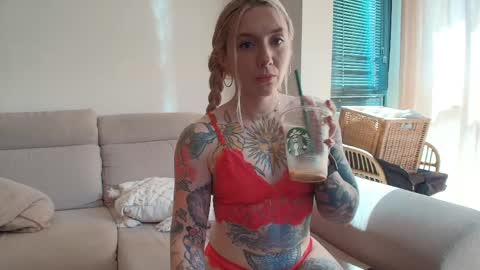 Snapshot of tattoobbgirl chatting on 05-04-26, 02:46 tattoobbgirl online show from 05-04-26, 02:46