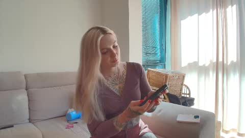 Snapshot of tattoobbgirl chatting on 05-05-26, 03:42 tattoobbgirl online show from 05-05-26, 03:42