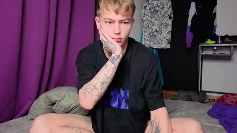 Snapshot of tattooed666cat chatting on 10-01-25, 04:51 Alex but u can call me Theo online show from 10-01-25, 04:51