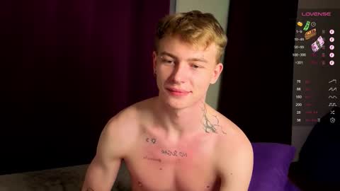 Snapshot of tattooed666cat chatting on 10-20-25, 04:35 Alex but u can call me Theo online show from 10-20-25, 04:35