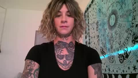 Snapshot of tattooed_natalia chatting on 12-24-24, 02:01 Natalia 3 online show from 12-24-24, 02:01