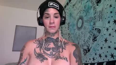 Snapshot of tattooed_natalia chatting on 01-06-25, 09:30 Natalia 3 online show from 01-06-25, 09:30