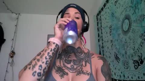Snapshot of tattooed_natalia chatting on 01-07-25, 09:50 Natalia 3 online show from 01-07-25, 09:50
